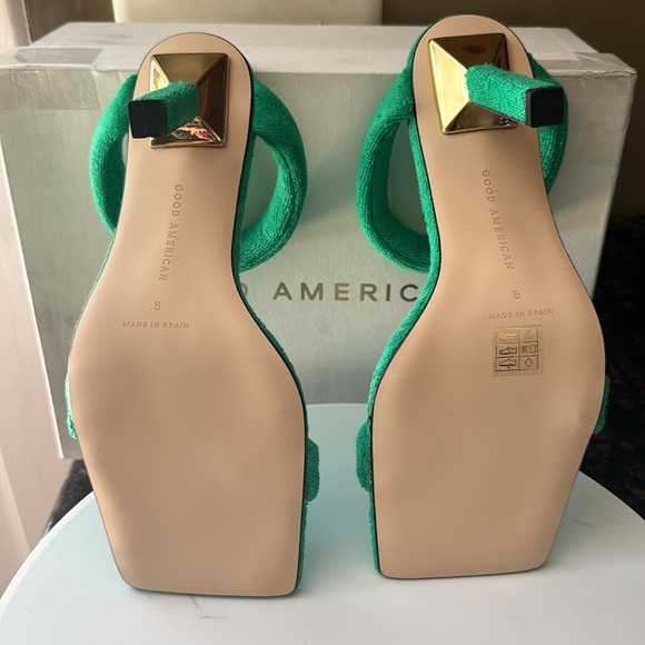 Good American Green Terry Cotton Heels 8 - Picture 10 of 11